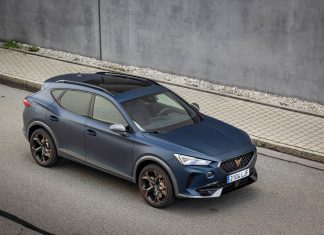 Der CUPRA Formentor e-HYBRID geht mit 245 PS an den Start
