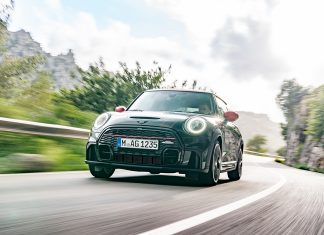 Frischer Schwung für extremen Fahrspaß: Der MINI John Cooper Works.
