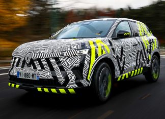 Der neue Renault Austral dreht im Tarnkleid seine letzten Erprobungsfahrten