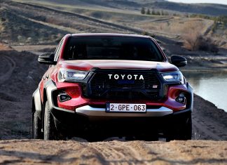 Toyota präsentiert Hilux Hybrid und GR Sport II