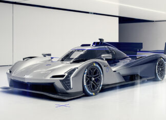 Cadillac zeigt Rennwagen für die Straße